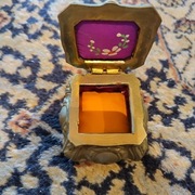 Szkatułka stara na małe przedmioty!