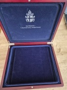 Skrzyneczka na monety, sztabki, odznaczenia, medale.