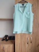 Cienka bluzka z dużym dekoltem 