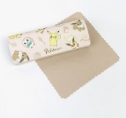 Pokemon Etui na okulary - oryginalne, pikachu flareon rowlet eevee beżowe