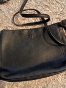 Czarna torba listonoszka Reserved