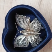 SREBRNA BROSZKA FILIGRAN MOTYL