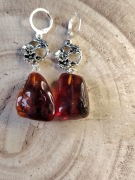 Eleganckie Kolczyki z Bursztynem Wiśniowym – Stal Chirurgiczna