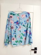 H&M jasnoniebieska bluzka 46 48XXXL kwiecista z dlugim rekawem wkwiaty