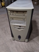 Retro komputer PC Athlon XP 2200+ 768MB SDRAM ATI Radeon 7000 