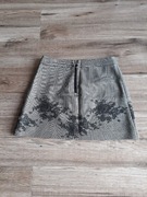 Krótka spódniczka w kratkę z motywem kwiatów trapezowa Zara rozmiar S