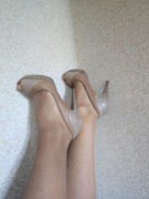 Czółenka  szpilki beżowe półbuty na platformie kobiece eleganckie