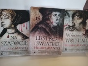 H. Mantel kpl W komnatach Wolf Hall, Na szafocie, Lustro i światło
