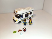 LEGO 60283 City - Wakacyjny kamper