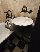 Umywalka ceramiczna okrągła czarno biała Invena