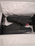 RETRO 1 LOW X TRAVIS SCOTT BLACK PHANTOMAIR JORDANEUR 43USA 9.5UK 8.5