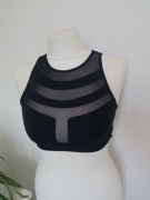 Damski elastyczny crop top stanik sportowy czarny z siateczką r M