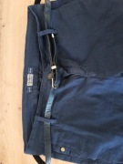 Spodnie z paskiem pull&bear