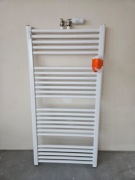 Grzejnik łazienkowy KORADO (prawdopodobnie Linear Classic-M)