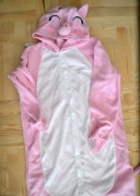 83^ ŚWINKA Prosiaczek    strój piżama  kombinezon przebranie M/L