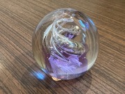 Śliczna szklana kula ozdoba przycisk do papieru 