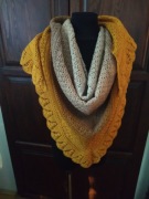 Chusta szalowa szydełkowa w kolorze beż rękodzieło