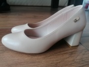 Czółenka damskie beżowe 38 nowe