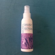Avon Foot Works lawendowy spray do stóp I obuwia z ochroną przeciwzapachową
