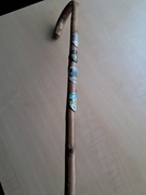 Klasyczny Wanderstock czyli laska turystyczna.