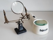 Zestaw dwóch lup ze szklanymi soczewkami 