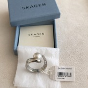 Pierścionek Skagen 54 stal nierdzewna perła cyrkonie nowy pudełko