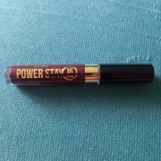 Avon Power Stay 16h supertrwała matowa szminka w płynie All fired up