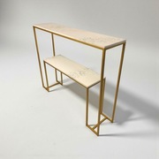 Konsola – spiek kwarcowy, złota stal, glamour & modern