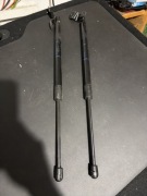 Jeep Compass II Siłowniki klapy bagażnika tył 2szt 44831A Amortyzator 