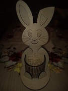 Zajączek wielkanocny stojak na jajko kinder 