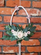 Wianek wiosenny wielkanocny z makramy na drzwi ozdoba wiosenna