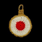 Zawieszka ozdoba szydełkowa na choinkę Bombka czerwono-biała (Z235)