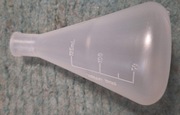 Plastikowa kolba stożkowa płaskodenna Erlenmeyera 125 ml