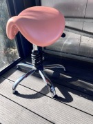 Krzesło ergonomiczne taboret dentystyczny typu siodło 