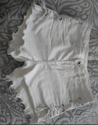 Krótkie białe spodenki 