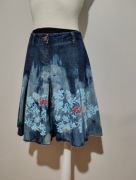 Jeansowa malowana spódnica marki Sisley Boho/Vintage używana rozmiar 40