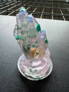 Ręce, modlitwa, zywica epoksydowa