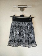 Szaro-czarno-biała zwiewna spódnica w kwiaty, Mohito