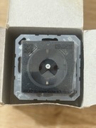 Jung A1520-15CAANM gniazdo wtykowe z USB typu AC