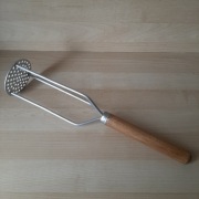 Tłuczek praska do ziemniaków PRL lata 70-80 piękny stan
