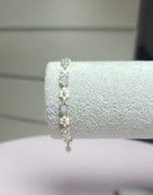 Niebiesko biała bransoletka kwiatki 