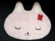 Dywanik MINISO różowy króliczek kotek 42x52