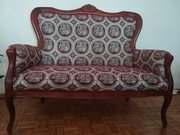 Kanapa z pięknym obiciem 