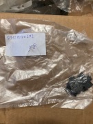 51127030272 BMW oryginalne zaczepy 