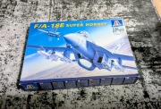 KOMPLETNY - F/A- 18E Super Hornet, Italeri, 1/72  model do sklejania