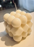 Świeca dekoracyjna Cube – geometryczna forma hand made