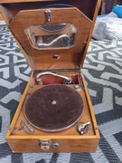 Sprzedam patefon  skrzyniowy 