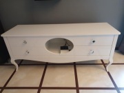 Szafka RTV glamour nowoczesna biała w półmacie  szer.150 gł.50  wys.62