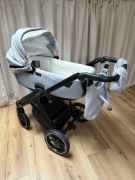 Wózek dziecięcy kompletny zestaw- gondola/spacerówka/fotelik samochodowy