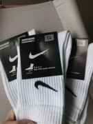 Skarpety Nike długie białe